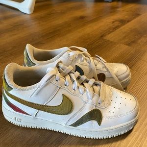 White Nike airforces